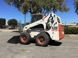BOBCAT A300 AIR CON LOW HOURS SKID STEER LOADER S/N – 904 - picture1' - Click to enlarge