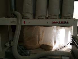 Used dust extractor - picture0' - Click to enlarge