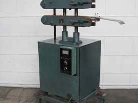 Extrusion Pipe Tube Cable Profile Belt Puller Hauloff Machine - picture0' - Click to enlarge