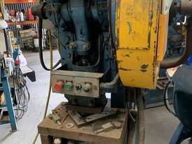 Sheet metal notching press - picture0' - Click to enlarge