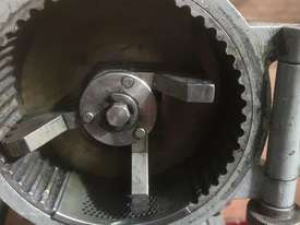Cuttati Hammer Mill - picture1' - Click to enlarge