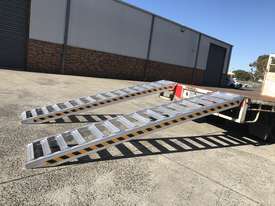 3.5M 5T 2 X HEAVY DUTY CRAWLER-TYPE MACHINERY LOADING RAMPS-JETA505035 $1,799.00 - picture1' - Click to enlarge