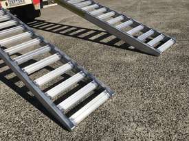 3.5M 5T 2 X HEAVY DUTY CRAWLER-TYPE MACHINERY LOADING RAMPS-JETA505035 $1,799.00 - picture2' - Click to enlarge