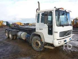 VOLVO FL250 Hook Truck - picture0' - Click to enlarge