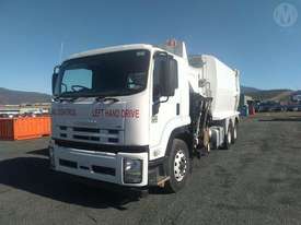 Isuzu FVY 1400 - picture1' - Click to enlarge