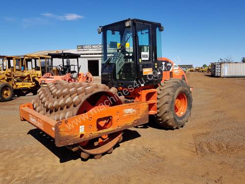 2011 Caterpillar CP533E Vibrating Padfoot Roller *CONDITIONS APPLY*