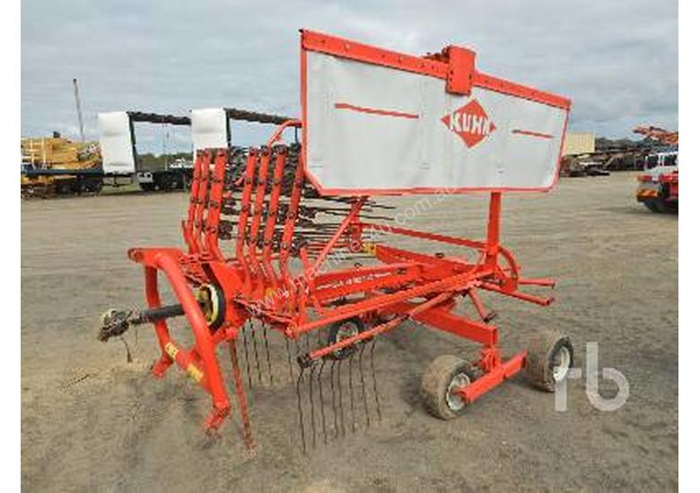 caption KUHN GA 4101 GM Hay Rake