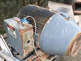 185 kw 250 hp 6 pole 992 rpm 3300 volt 355 frame POPE AC Electric Motor - picture0' - Click to enlarge