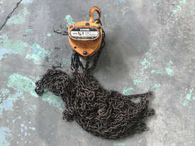 Harrington Chain Hoist 0.5 Tonne x 6 metre chain  - picture0' - Click to enlarge