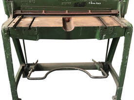 John Heine model 36B - Series 2, 3 foot Guillotine (no outriggers) - picture0' - Click to enlarge