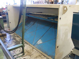 Acra Guillotine 3mm x 2400mm - picture1' - Click to enlarge