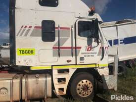 2000 Freightliner Argosy 110 - picture1' - Click to enlarge