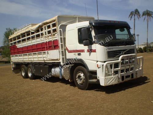 Volvo FM380 Stock/Cattle crate Truck