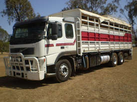 Volvo FM380 Stock/Cattle crate Truck - picture1' - Click to enlarge