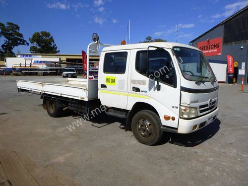 2008 Hino 300C Dual Cab Table Top Truck (IND004) (See Gregsons Note) (GA1182)