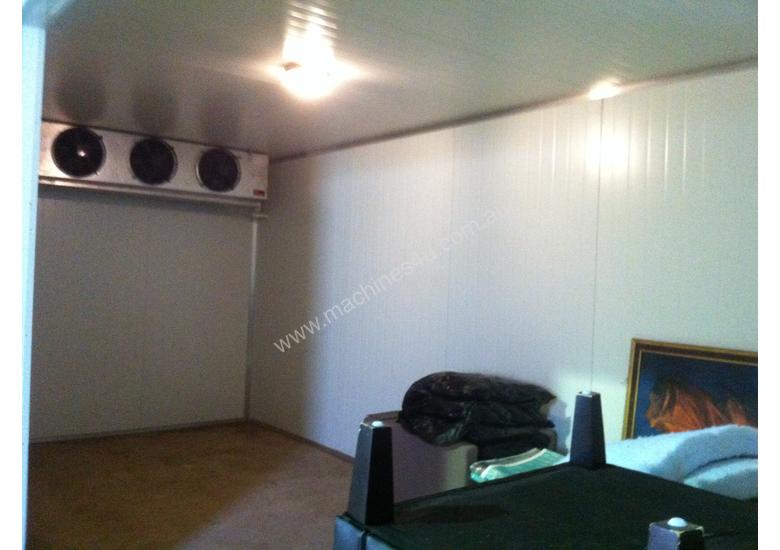 Used compressor LOVELOCKS R404A COOL ROOM for sale 3W x 7L x 3H mtrs