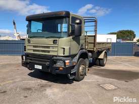 2002 Scania 114c - picture2' - Click to enlarge