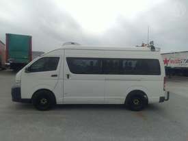 Toyota Hiace KDH - picture2' - Click to enlarge
