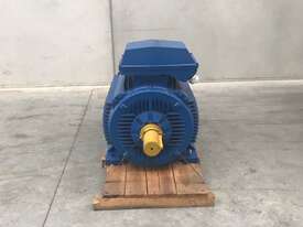 220 kw 300 hp 6 pole 980 rpm 415 volt 355L frame Fasco AC squirrel cage Electric Motor - picture1' - Click to enlarge