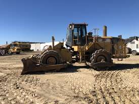 Caterpillar 825H Compactor - picture0' - Click to enlarge