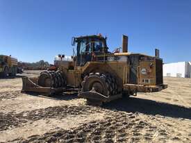 Caterpillar 825H Compactor - picture2' - Click to enlarge