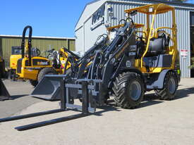Mini Loader /Tool carrier 1.7T - picture1' - Click to enlarge