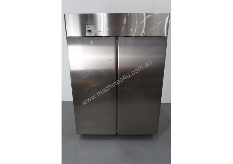 caption Electrolux RE4142FR Upright Fridge