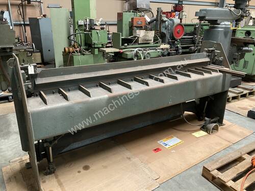Used AE Air Operated Guillotine