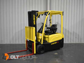 Hyster 3 Wheel Electric Forklift 1.8 Tonne 4600mm Container Mast Low Hours Current Model - picture0' - Click to enlarge