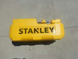 Stanley 30L Spot Sprayer - picture0' - Click to enlarge