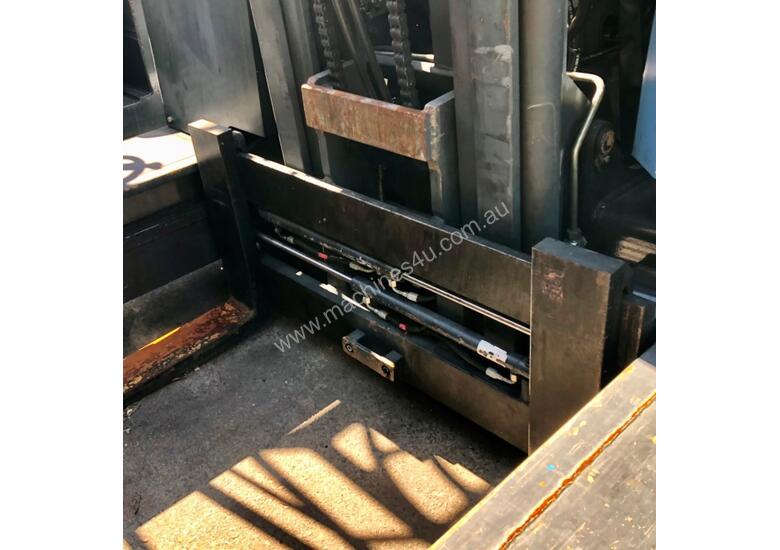 caption 4.0T LPG Multi Directional Forklift