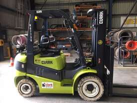 Great Condition Container Access 3.0t LPG CLARK Forklift - Hire - picture0' - Click to enlarge