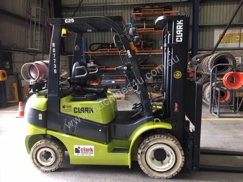 Great Condition Container Access 3.0t LPG CLARK Forklift - Hire