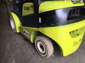 Great Condition Container Access 3.0t LPG CLARK Forklift - Hire - picture2' - Click to enlarge