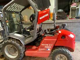 Manitou MH25-4 2.5T Low Profile All Terrain 4WD Fork Lift - picture2' - Click to enlarge