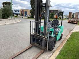 Forklift Mitsubishi FG35 3.5 Tonne Gas/petrol 674 hours - picture2' - Click to enlarge
