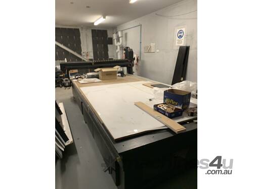 CNC ROUTER FLAT BED 