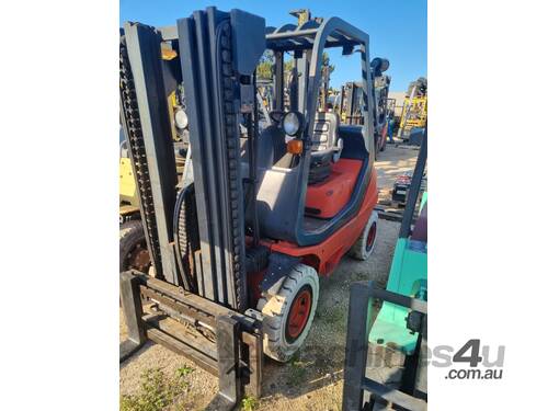 Linde 2.5T Counterbalance Forklift with Container Mast