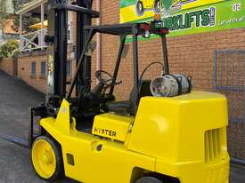 7.5 Ton Narrow Aisle Forklift - picture0' - Click to enlarge