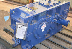 RENOLD GEARBOX SM-CYCLO SUMITOMO 30.157:1 Enclosed Gear Drive Gear Box 38L
