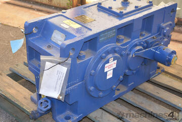 RENOLD GEARBOX SM-CYCLO SUMITOMO 30.157:1 Enclosed Gear Drive Gear Box 38L