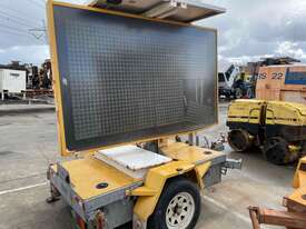 Data Signs C-5 Variable Message Sign Trailer - picture0' - Click to enlarge