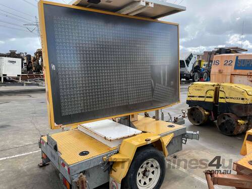Data Signs C-5 Variable Message Sign Trailer