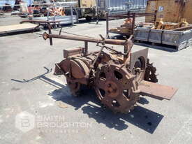 HOWARD VINTAGE ROTARY HOE - picture1' - Click to enlarge