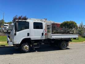 Truck Dual Cab Isuzu NPS 4x4 1DOT604 SN1239 - picture0' - Click to enlarge