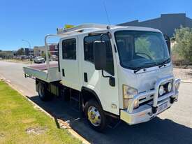 Truck Dual Cab Isuzu NPS 4x4 1DOT604 SN1239 - picture2' - Click to enlarge