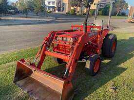 Tractor Kubota L2550 30HP FEL 4x4 - picture0' - Click to enlarge