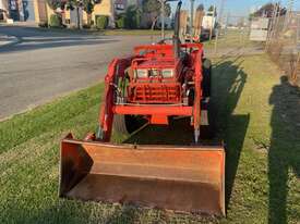 Tractor Kubota L2550 30HP FEL 4x4 - picture2' - Click to enlarge