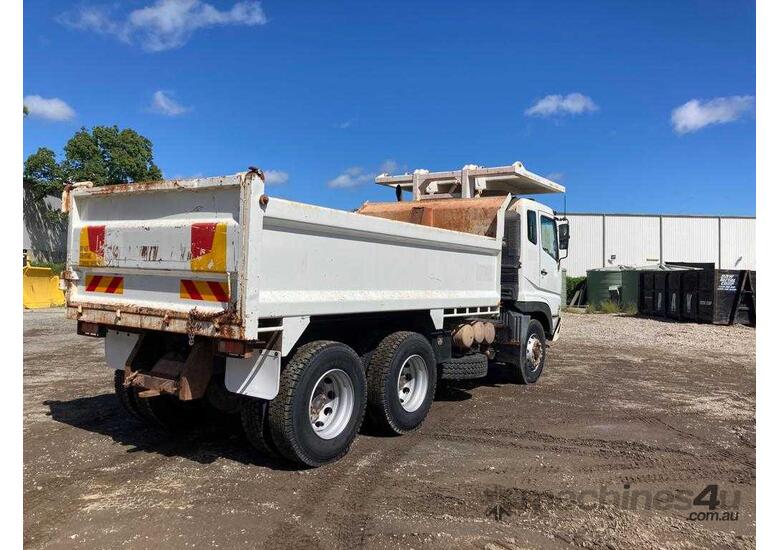 caption Fuso 6x4 Tipper