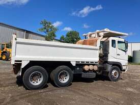 Fuso 6x4 Tipper - picture2' - Click to enlarge